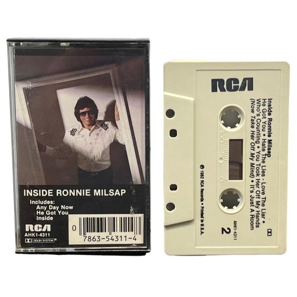 Inside Ronnie Milsap Cassette Tape 1982 Country Pop RCA - Picture 1 of 4